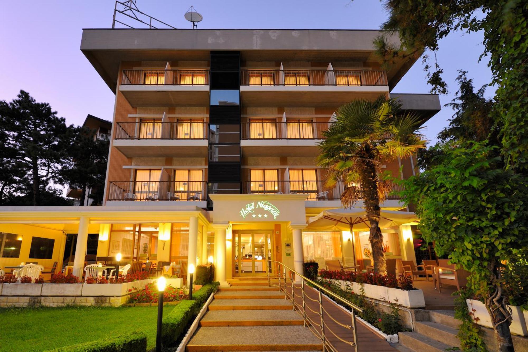 Hotel Niagara Lignano Sabbiadoro Extérieur photo