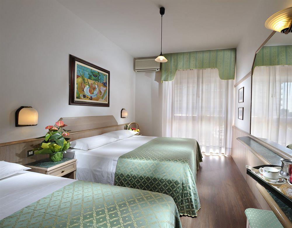 Hotel Niagara Lignano Sabbiadoro Extérieur photo