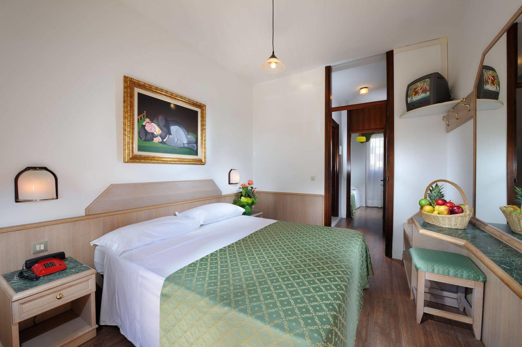 Hotel Niagara Lignano Sabbiadoro Extérieur photo