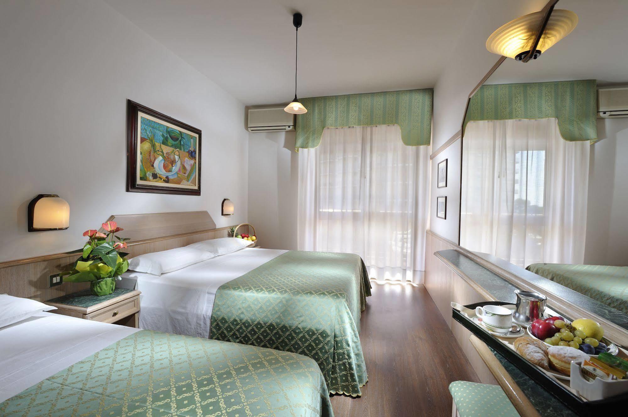 Hotel Niagara Lignano Sabbiadoro Extérieur photo