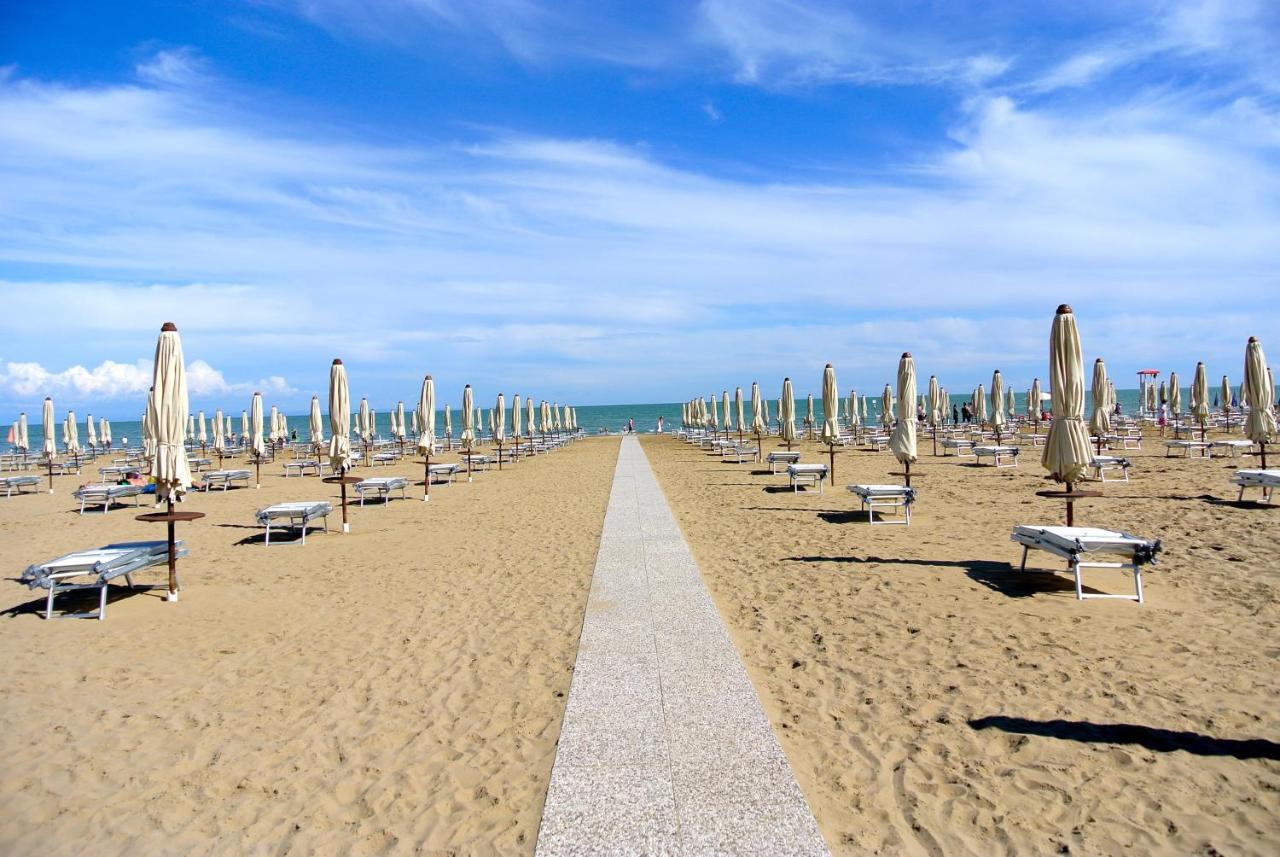 Hotel Niagara Lignano Sabbiadoro Extérieur photo